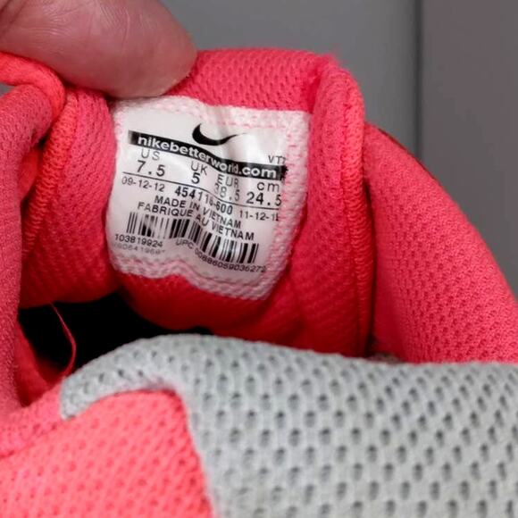 Nike Training Women's Hot Pink & Gray Running Sneakers - Size 7 1/2 - Picture 6 of 6